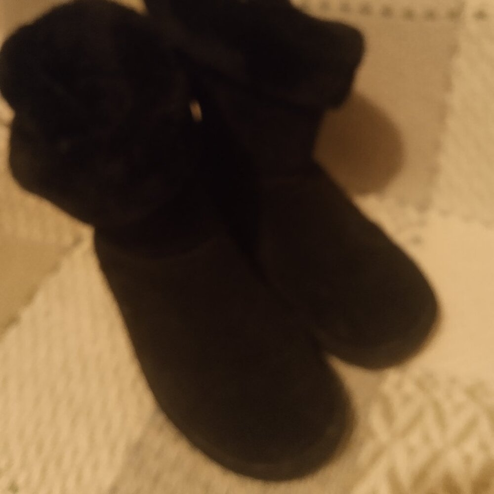 Lamo black women's boots.